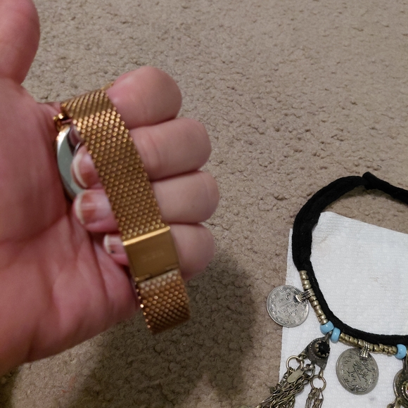 Guess Gold Women's Watch - Picture 3 of 5